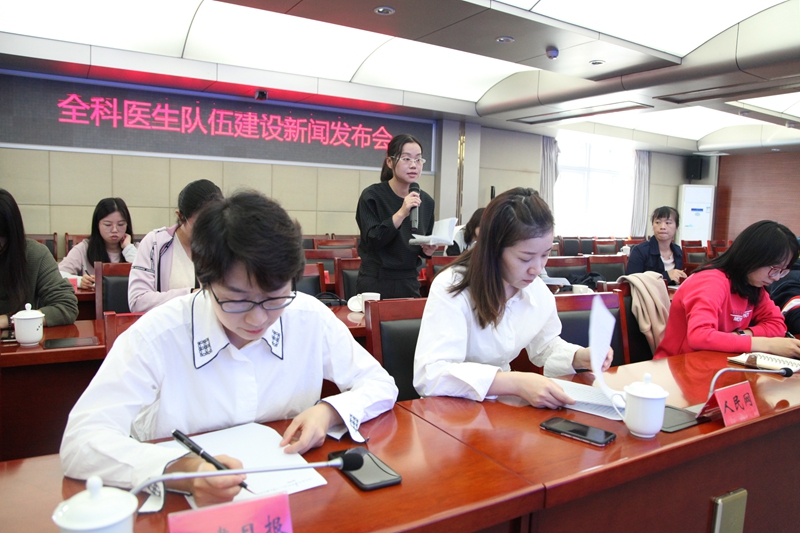 我省全科医生队伍建设初显成效 城乡每万名居民拥有2.2名全科医生数