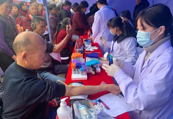 “三下乡”活动省卫生健康服务送到“宁”家