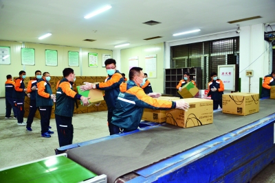 战“疫”中走在前