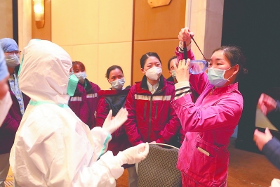 隔离病毒,但不隔离爱