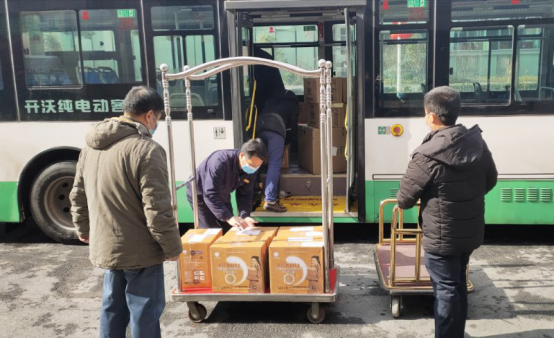 迎接新战友 携手战“疫”情