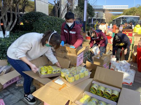 20小时跋涉，福建省总工会首批慰问物资抵达福建省第一批支援湖北医疗队驻地
