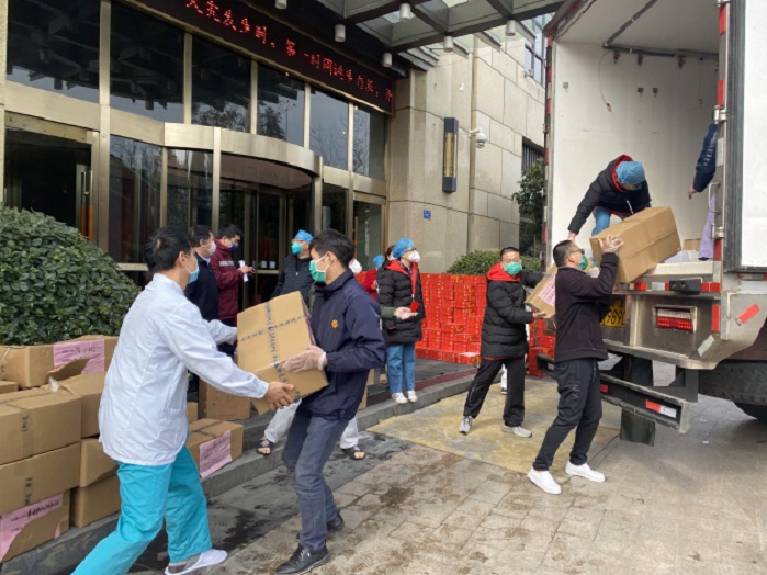 “战友”情,家乡味——福建首批援鄂医疗队筹集物资支援兄弟医疗队