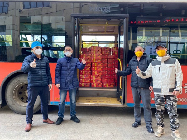 “战友”情,家乡味——福建首批援鄂医疗队筹集物资支援兄弟医疗队