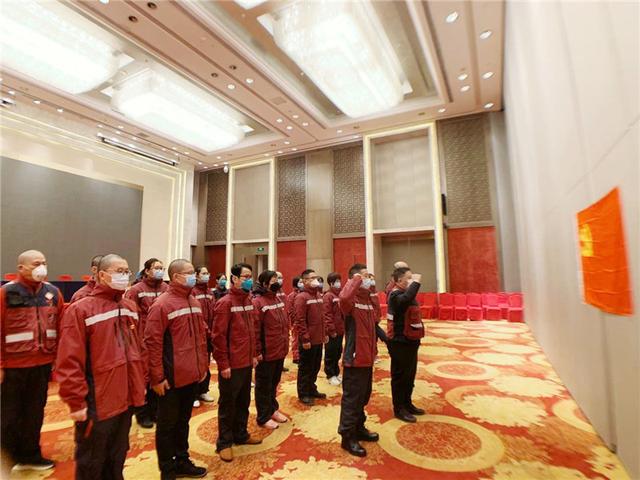 今天，我们在武汉“火线入党”