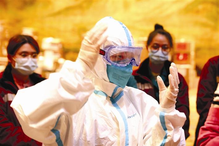 白衣执甲 英雄本色