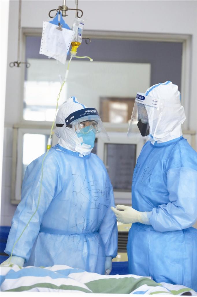 白衣执甲 英雄本色