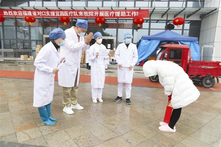 白衣执甲 英雄本色