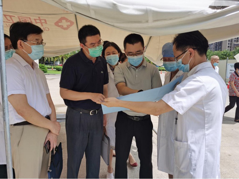 杨闽红调研省属医院应对秋冬季新冠肺炎疫情医疗救治准备工作