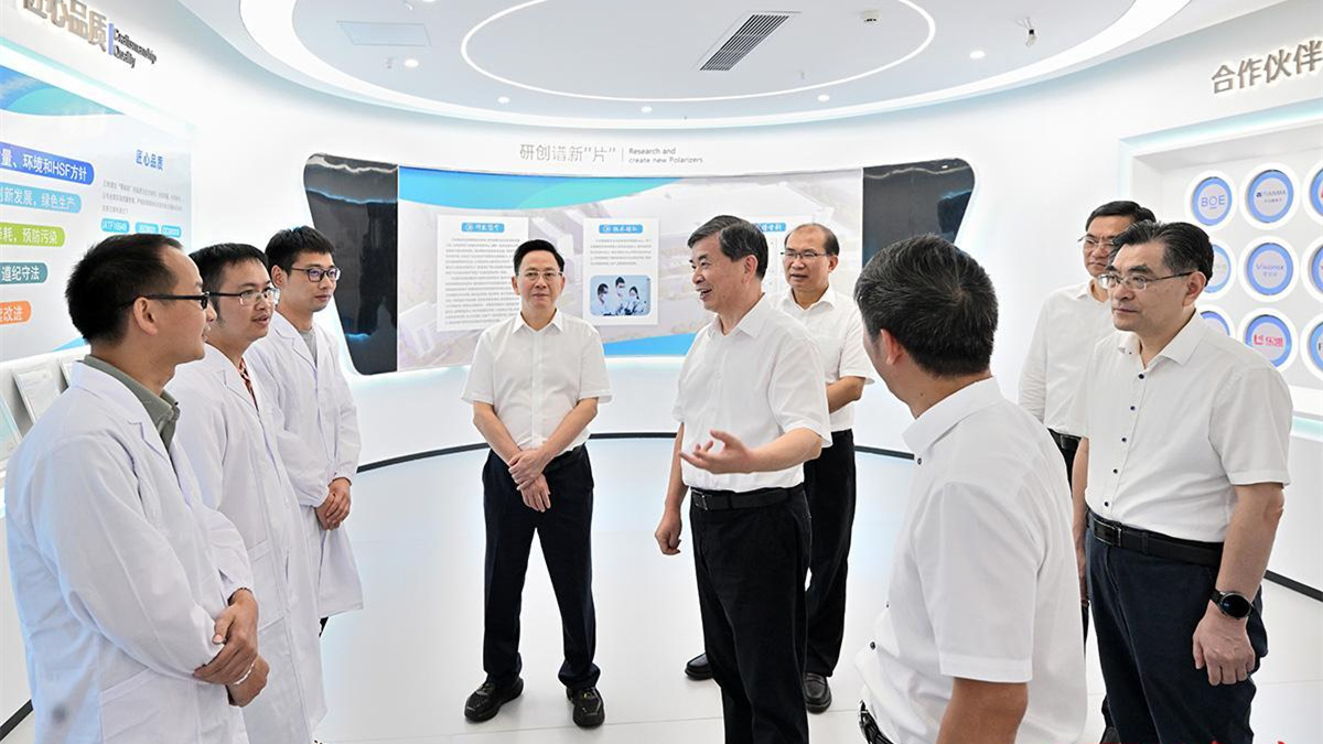 以正确政绩观为引领 统筹好发展和安全 促进经济社会发展提质增效